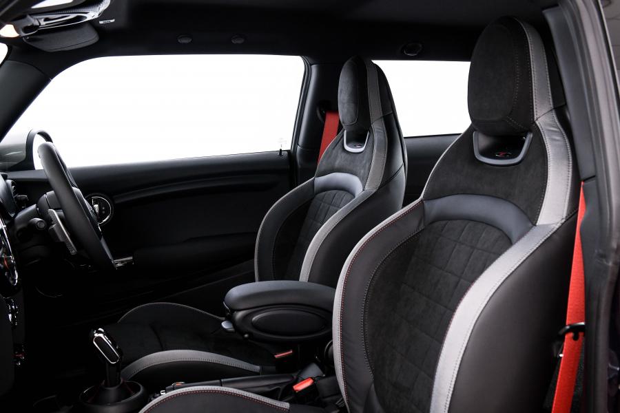 Интерьер Mini John Cooper Works GP (F56) 2020 года  (SG) (фото 21 из 21)